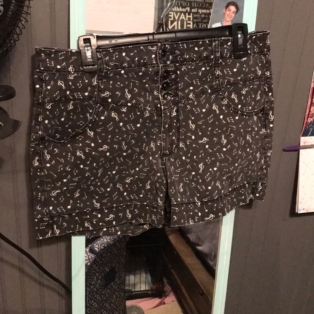Lovesick high waist shorts.